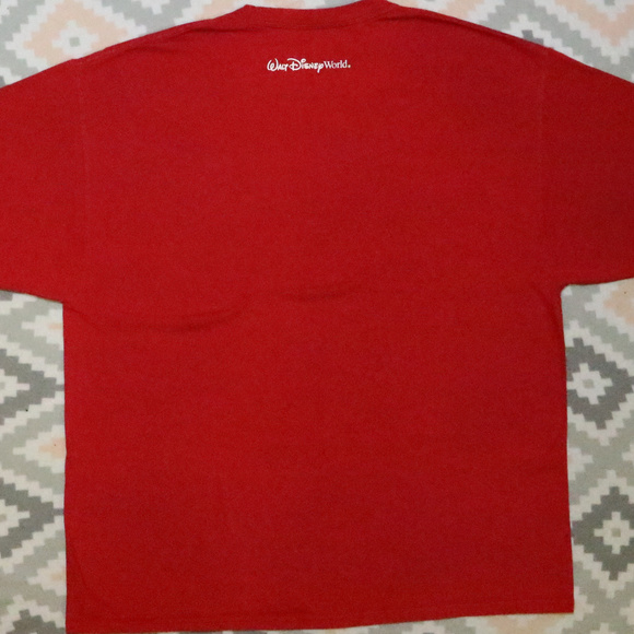 2012 Walt Disney DISNEYLAND Mickey & Friends Tee - Picture 4 of 4